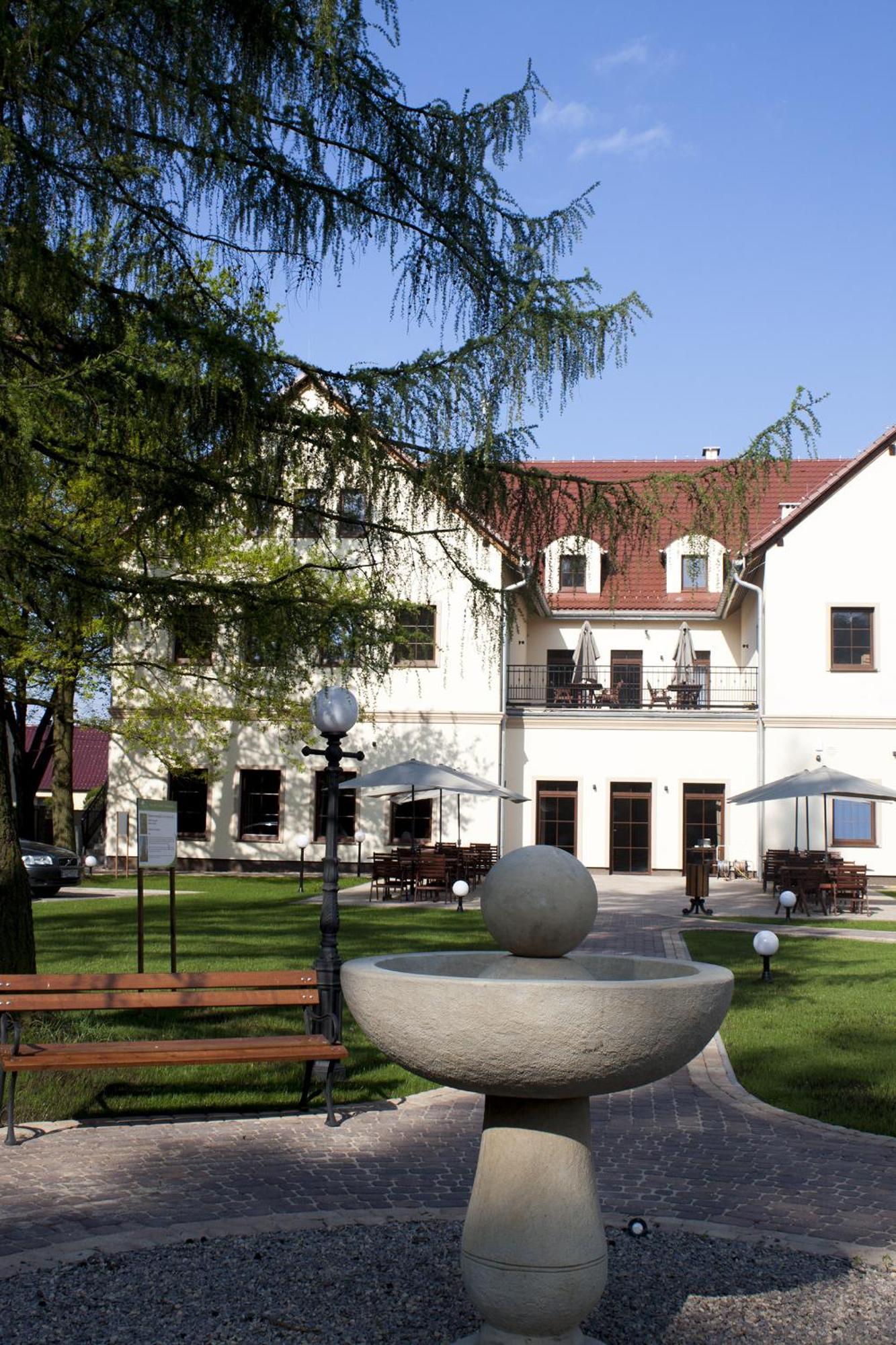 Hotel Modrzewiowy Dwor Γκλίβιτσε Εξωτερικό φωτογραφία