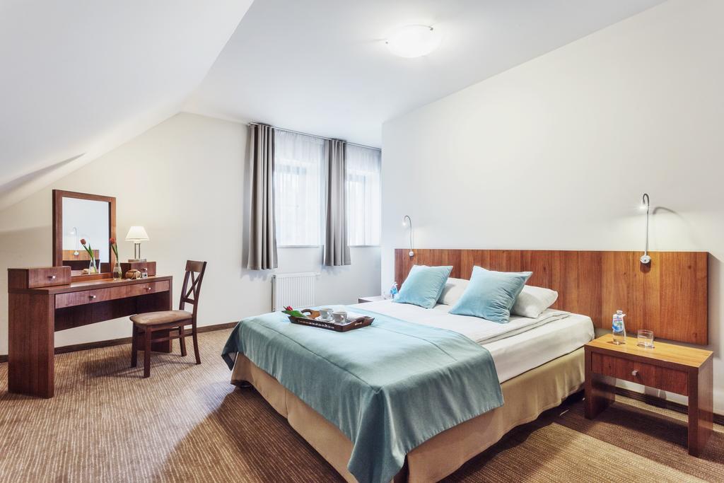 Hotel Modrzewiowy Dwor Γκλίβιτσε Εξωτερικό φωτογραφία